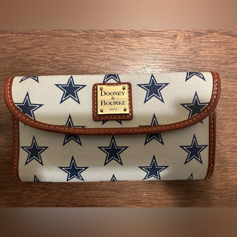 Dooney & Bourke Dallas Cowboys Clutch